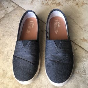 Toms Shoes